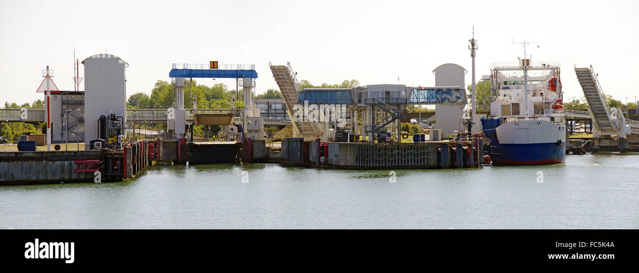 Le port ferry de Puttgarden Banque D'Images