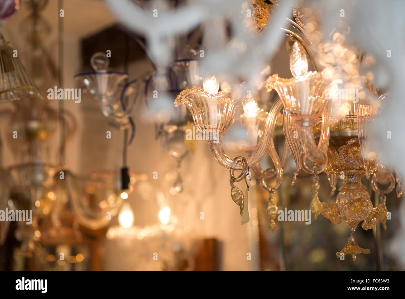 Lustres en verre de Murano en boutique, Venise, Italie Banque D'Images
