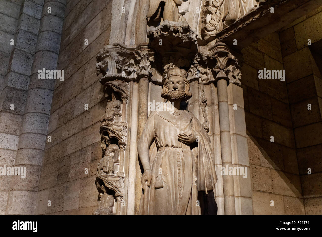 La chapelle Saint-just dans les cloîtres a les éléments architecturaux du xiie siècle église de Notre-Dame-du-Bourg à Langon, Banque D'Images