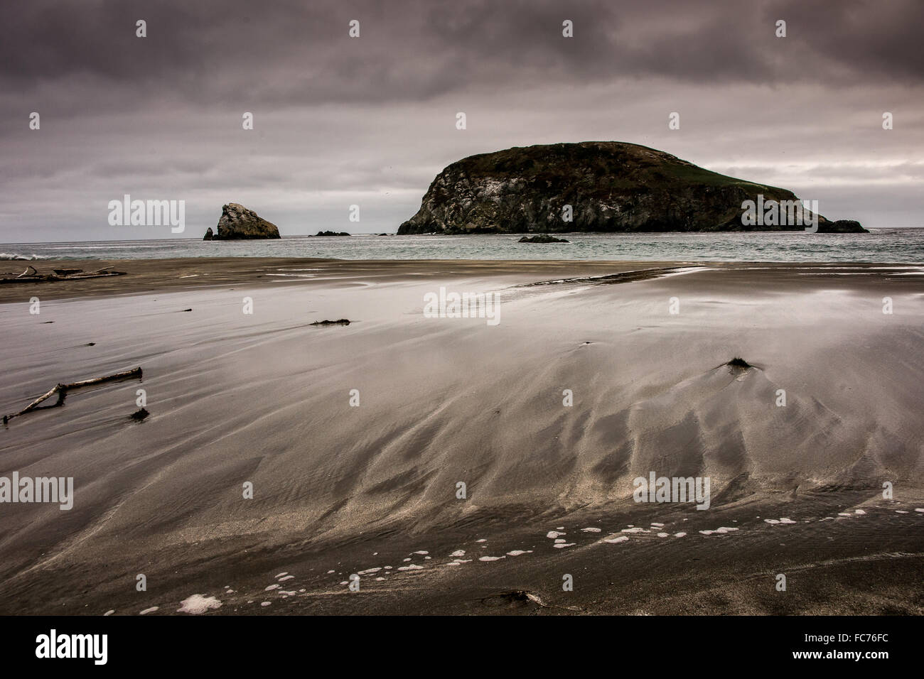 Le littoral du Pacifique, Stormy Sky Banque D'Images