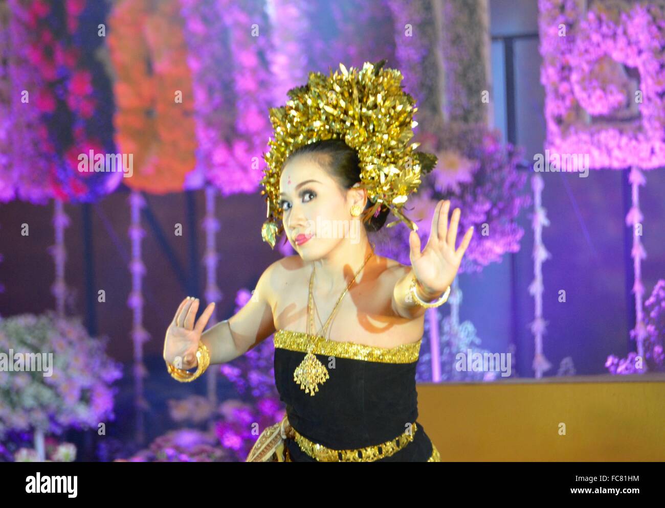 Danseuse thaïlandaise Chiang Mai le réveillon du Nouvel an Banque D'Images