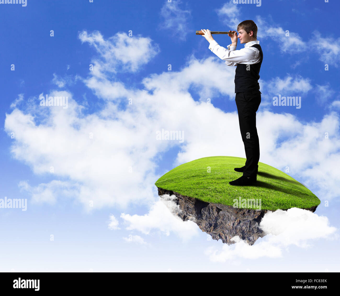 Young businessman standing et à l'avant dans l'avenir Banque D'Images