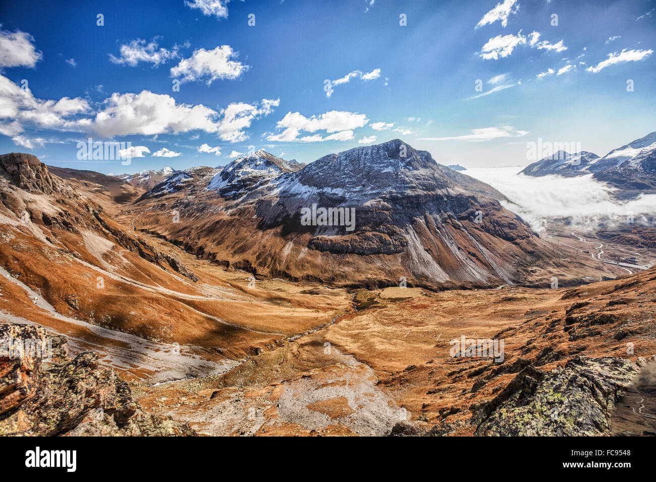 Bleu ciel et les couleurs de l'automne, Fain Vallée, Canton des Grisons, Engadine (Grisons), Suisse, Europe Banque D'Images