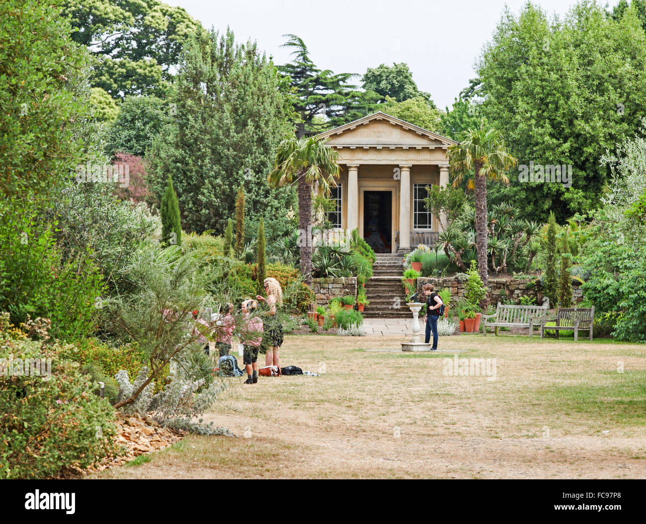 King William's Temple jardin méditerranéen Jardins botaniques royaux de Kew Gardens London England UK Banque D'Images