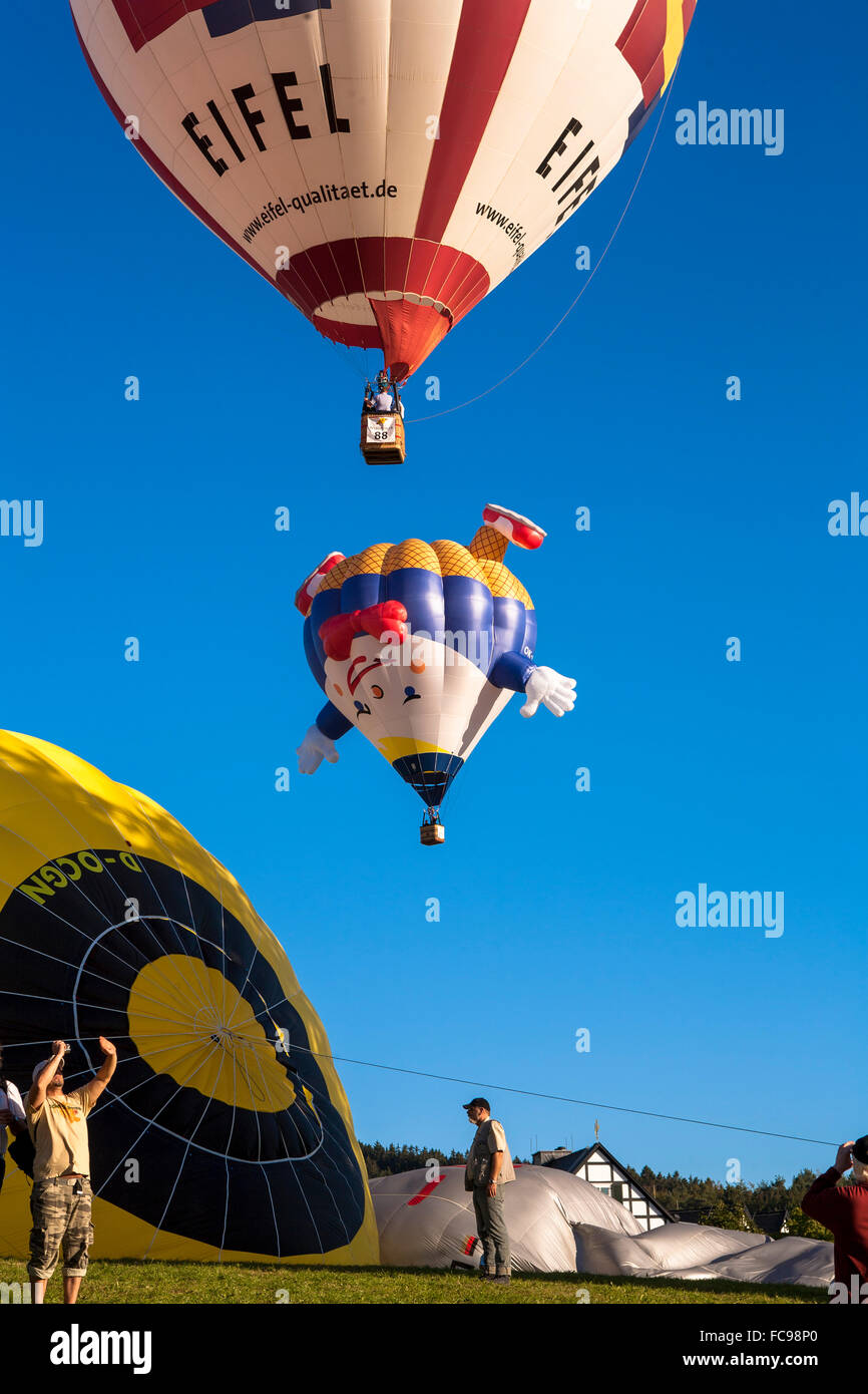 DEU, l'Allemagne, région du Sauerland, Warstein, International de montgolfières à Warstein, forme spéciale [le festival de ballons dans la guerre Banque D'Images