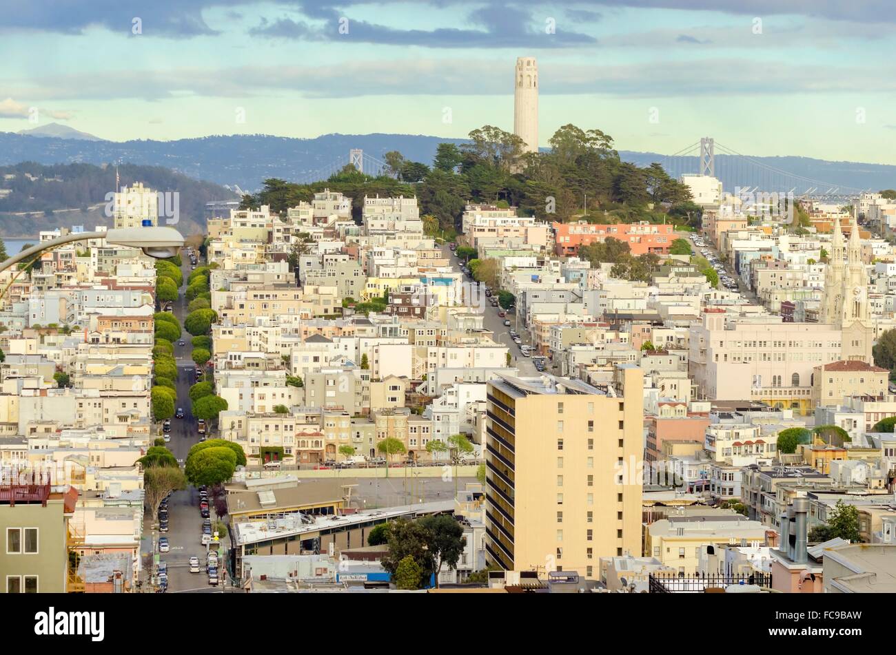 La Coit Tower, alias le Lillian Coit Memorial Tower sur Telegraph Hill de San Francisco, California, United States of Am Banque D'Images