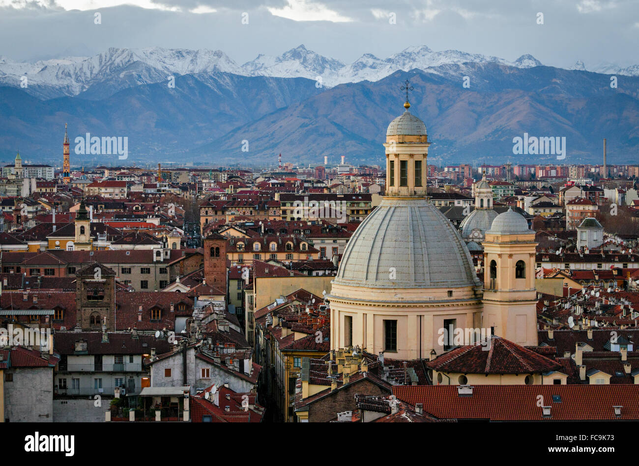 Turin (Torino) panorama avec Alpes enneigées1 Banque D'Images