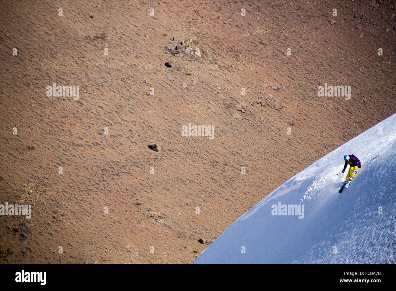 Skieur dans Cajon Grande, Argentine Banque D'Images