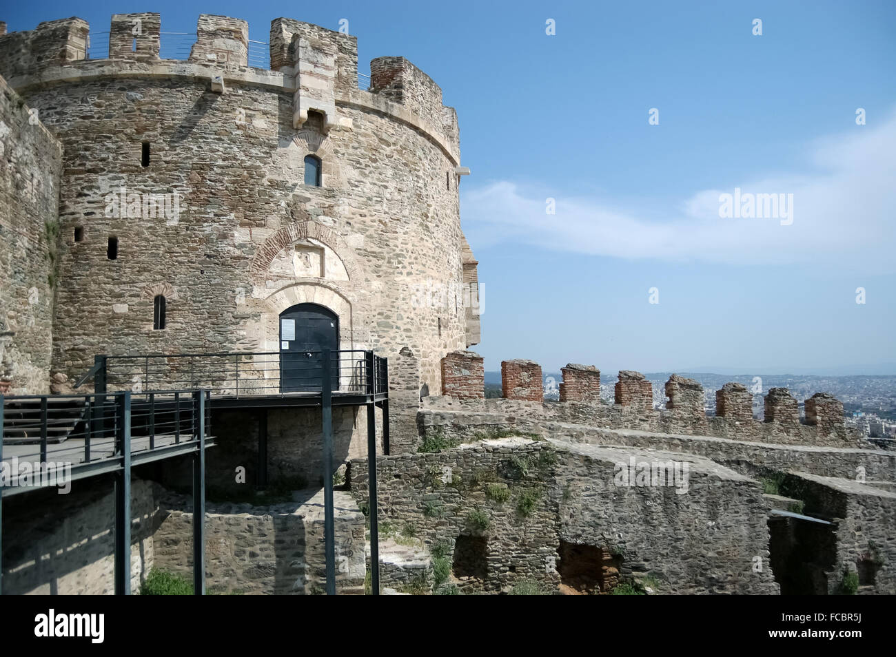 Vieille Tour et le fragment de mur à Thessalonique, Grèce Banque D'Images