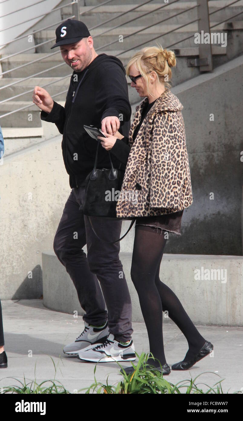 Kimberly Stewart sortir shopping dans un blazer imprimé léopard et collants noirs avec : Kimberly Stewart Où : Los Angeles, California, United States Quand : 21 déc 2015 Banque D'Images