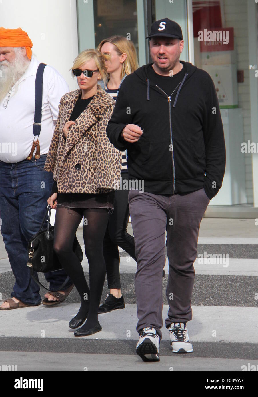 Kimberly Stewart sortir shopping dans un blazer imprimé léopard et collants noirs avec : Kimberly Stewart Où : Los Angeles, California, United States Quand : 21 déc 2015 Banque D'Images