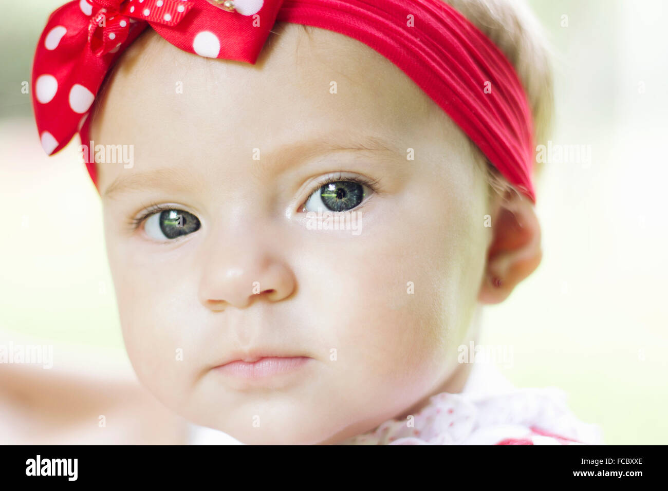 Portrait Portrait d'un joli bébé fille Banque D'Images