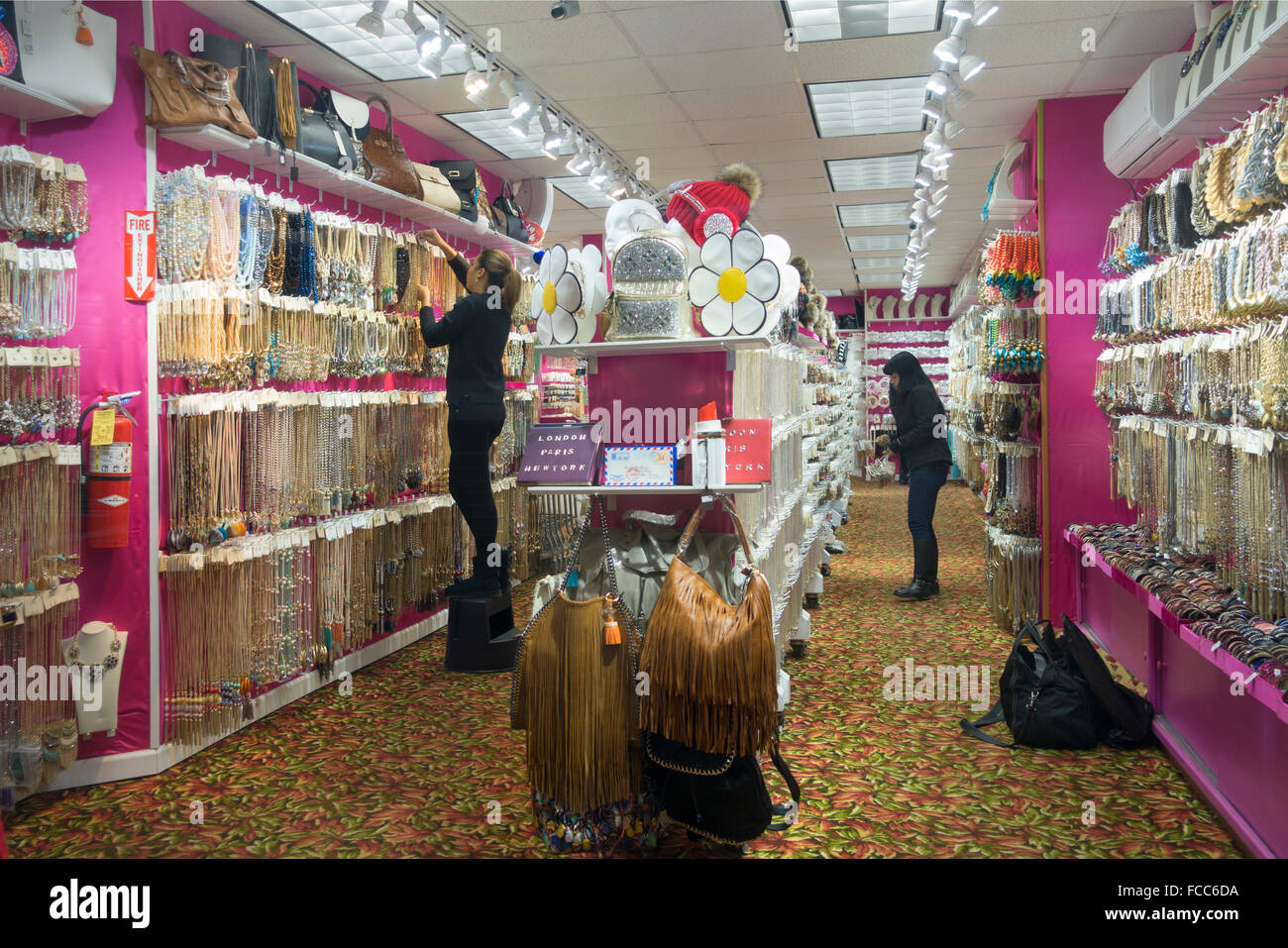 Boutique de bijoux fantaisie au centre-ville de Manhattan, New York Photo  Stock - Alamy