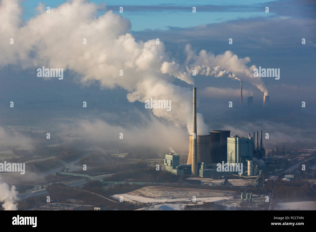 Vue aérienne, RWE Power Gersteinwerk, centrale à charbon dans la lumière d'hiver, inversion de température plus de Werne, Werne, Ruhr, Banque D'Images