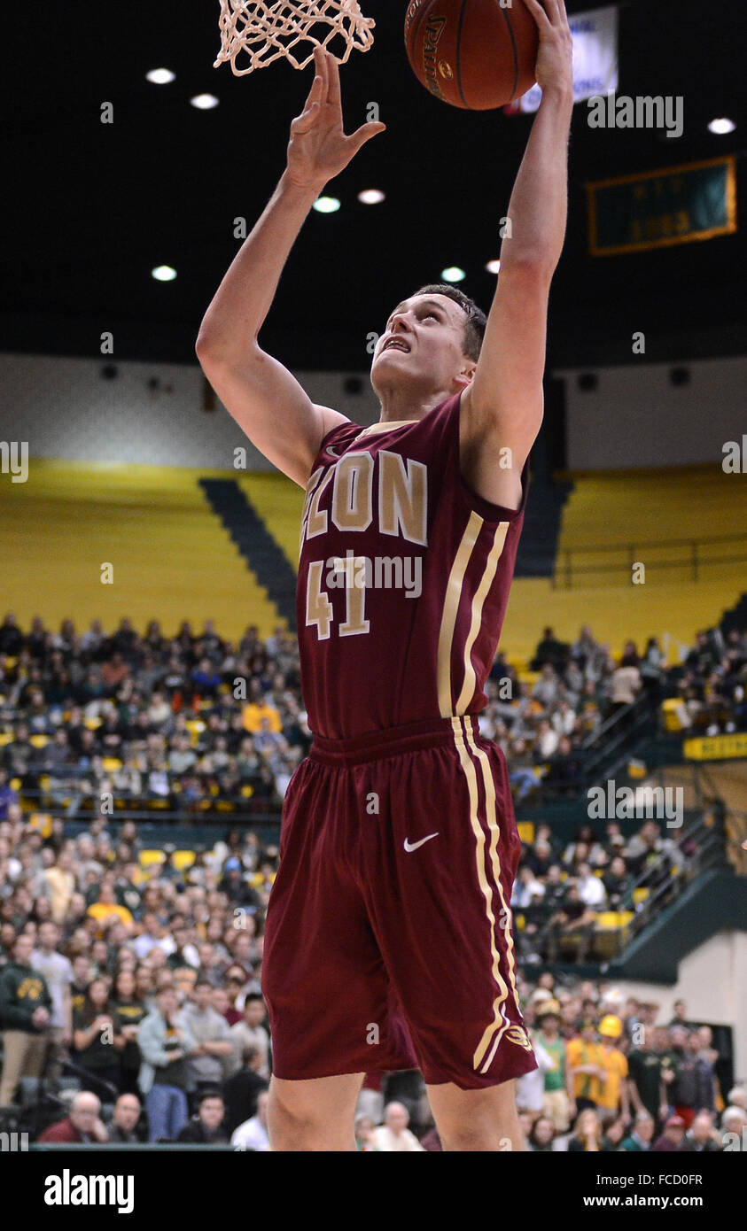 Williamsburg, VA, États-Unis d'Amérique. 21 Jan, 2016. Elon l'avant TYLER SEIBRING (41) marque contre William et Mary dans le premier semestre à Kaplan Arena à Williamsburg, en Virginie Crédit : Chuck Myers/ZUMA/Alamy Fil Live News Banque D'Images