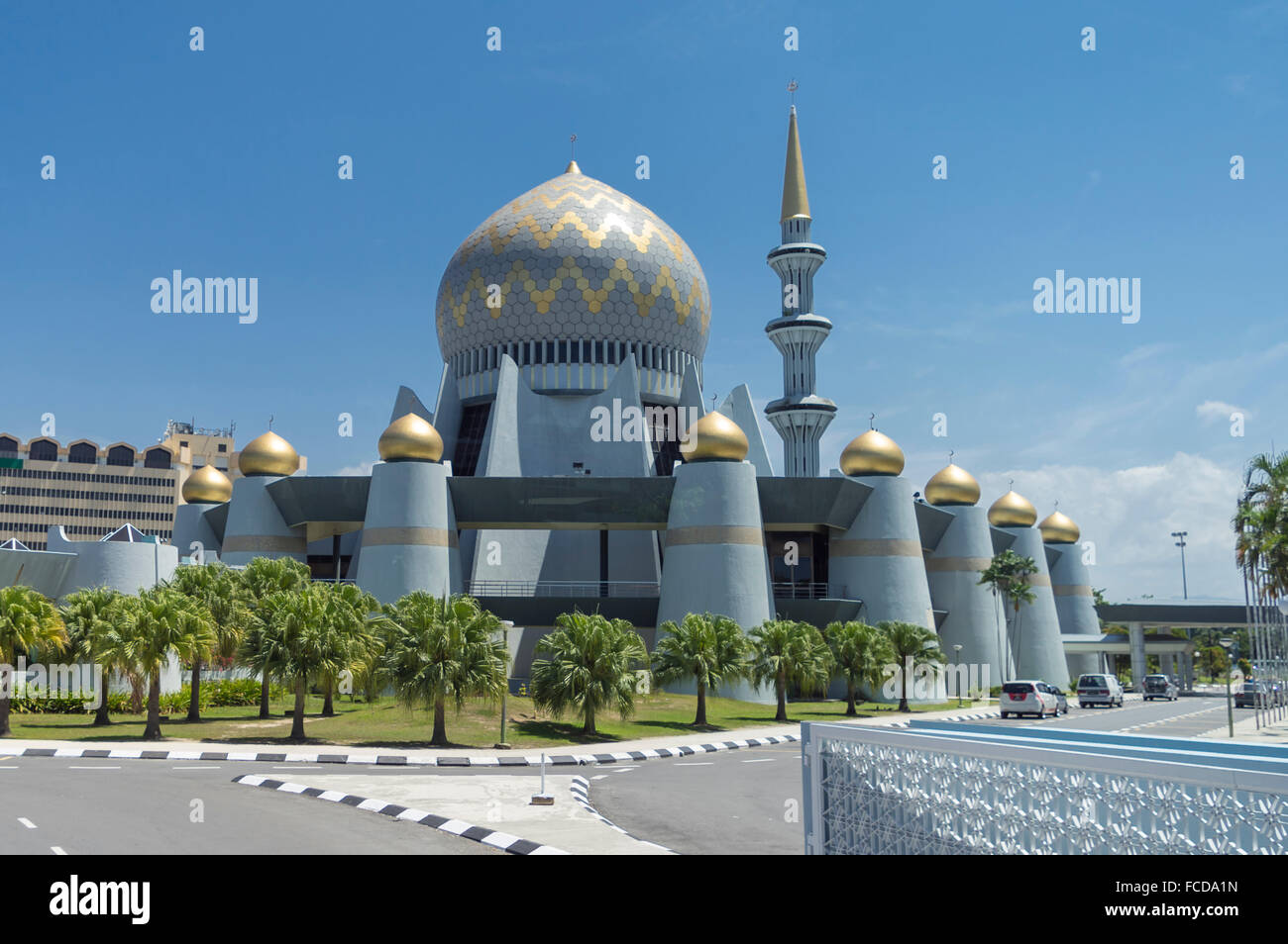 Masjid Negeri Sabah, la mosquée de l'état de Sabah, dans la région de Kota Kinabalu, Malaisie. Banque D'Images