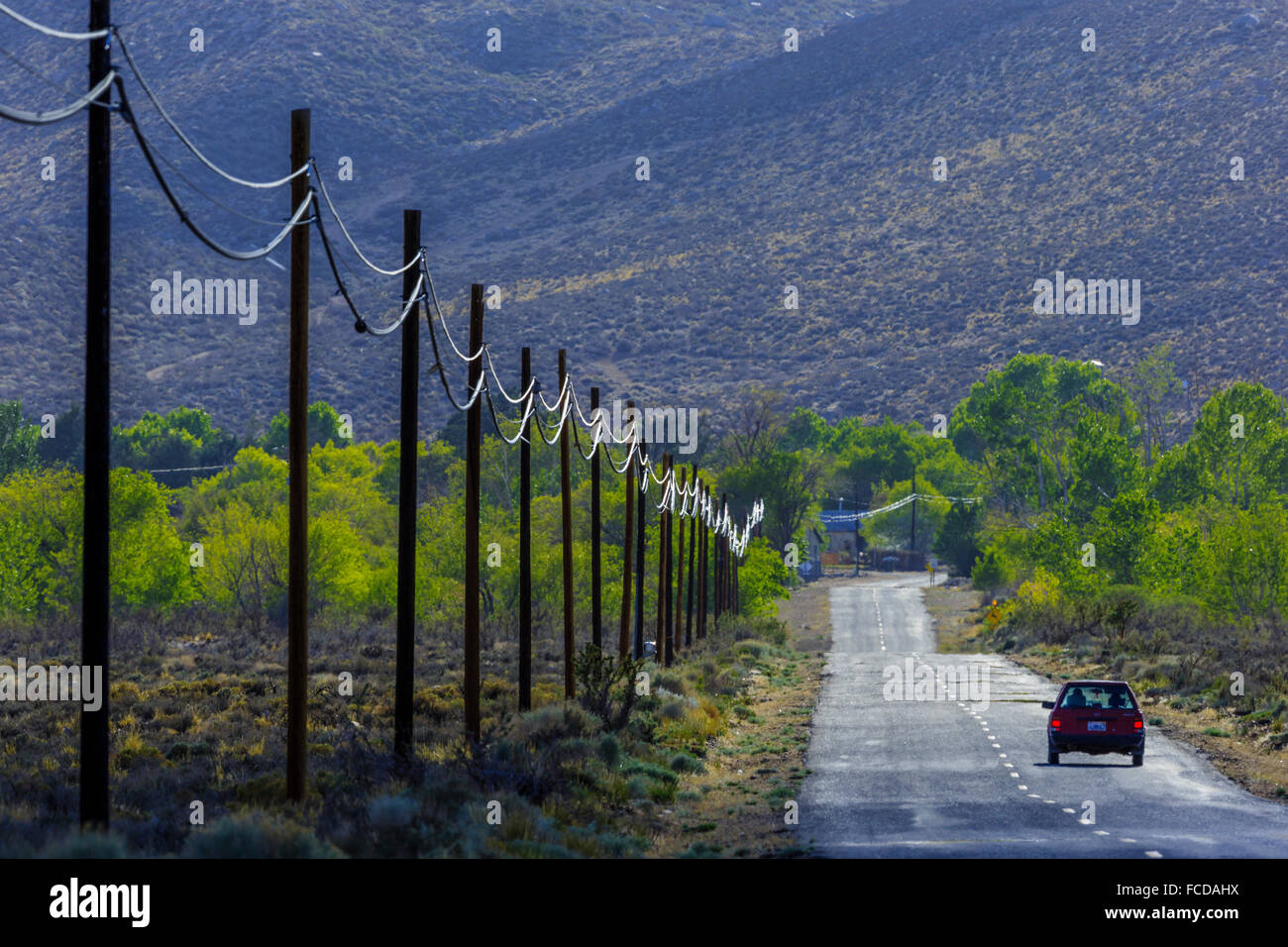 Dans l'autoroute pays Owens Valley, Californie Banque D'Images