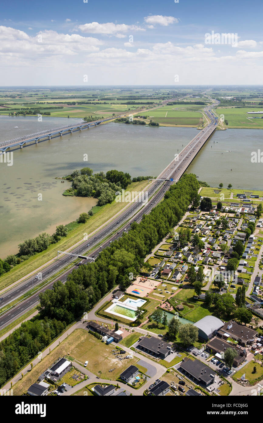 Pays-bas, Moerdijk, ponts sur rivière appelée Hollands Diep Banque D'Images