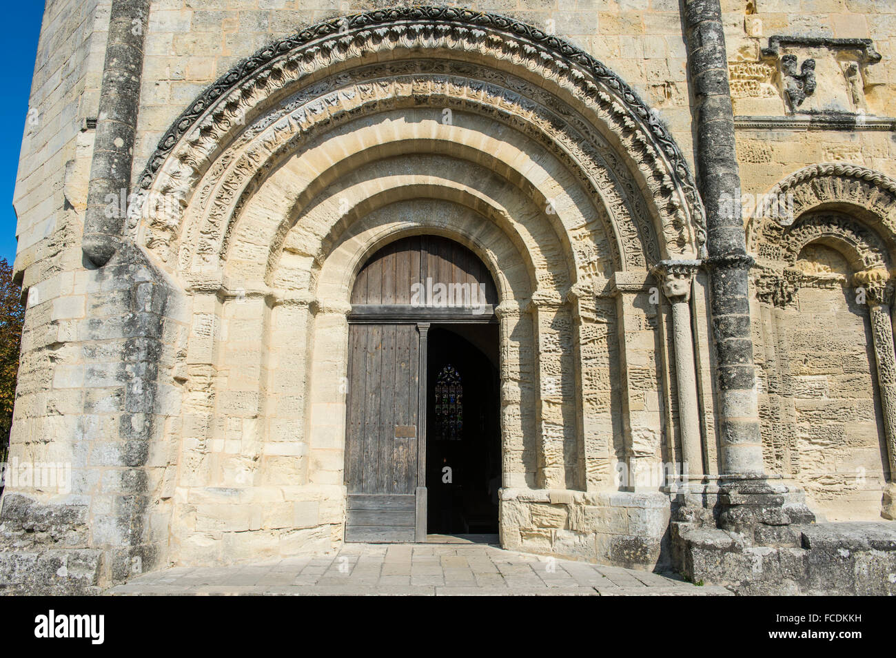Porte d'entrée de l'Eglise Monolithe, Saint Emilion, Gironde, France Banque D'Images
