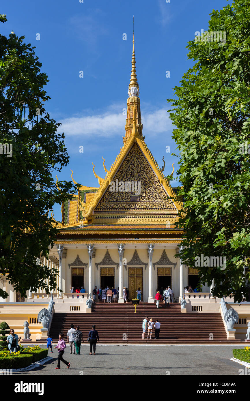 Salle du trône à l'escalier, Preah Tineang Tevea Vinichhay, salle du couronnement, le Palais Royal, Phnom Penh, Cambodge Banque D'Images