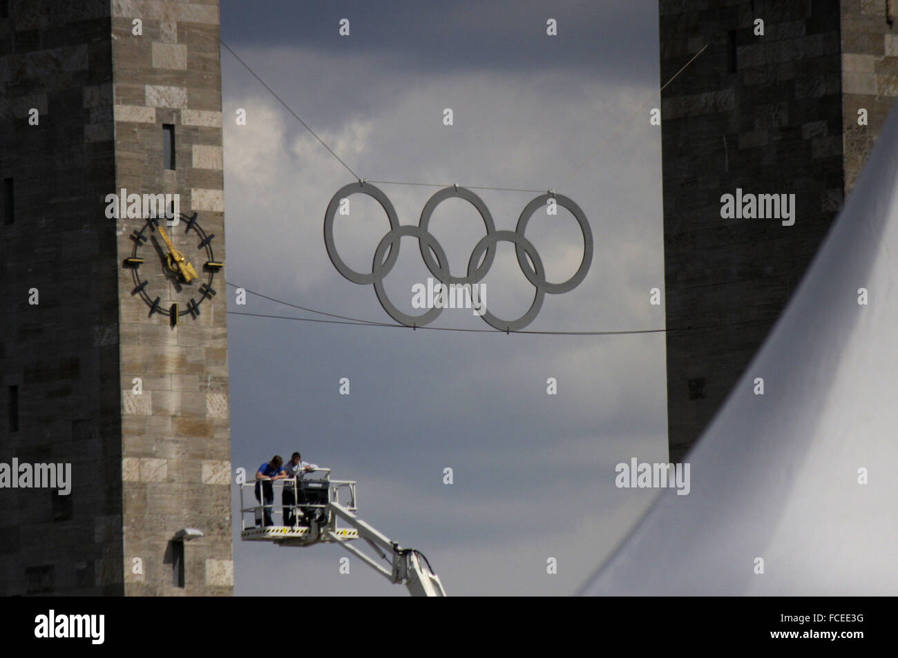 Olympische Ringe am Olympiastadion, Berlin. Banque D'Images