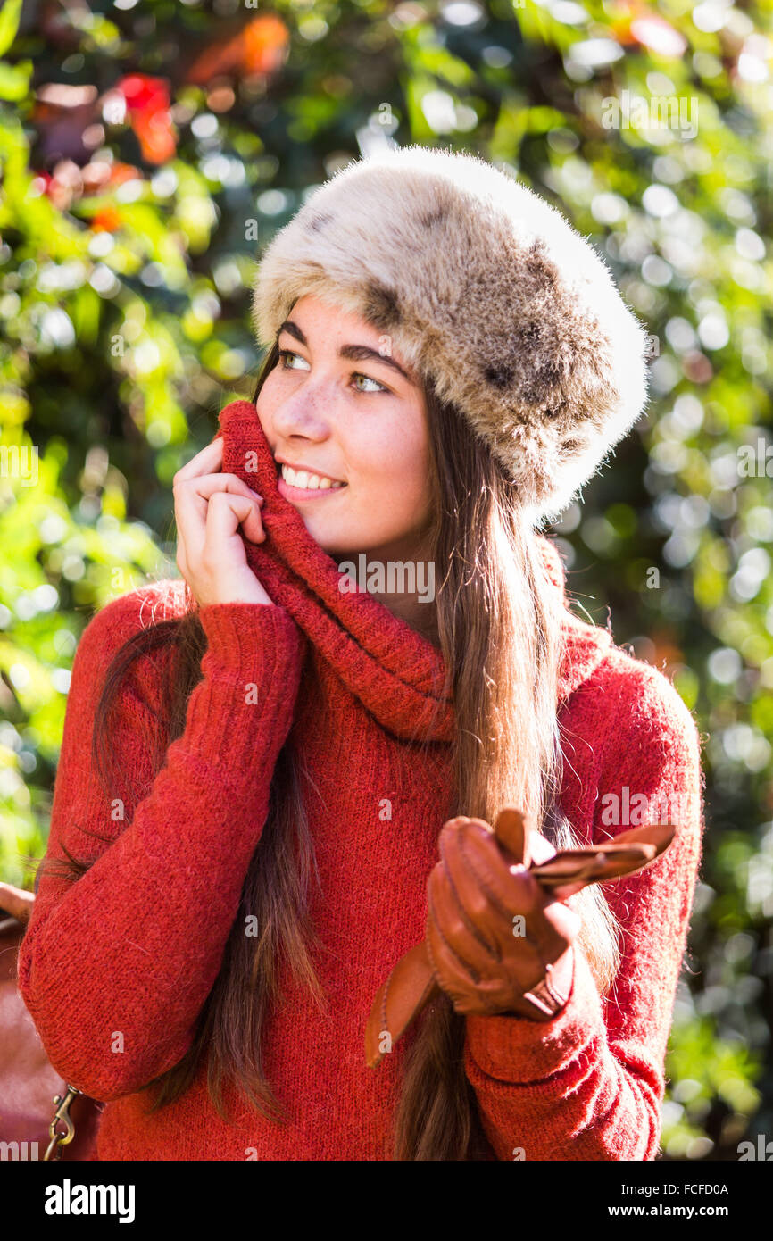 Portrait d'une jeune femme en hiver. Banque D'Images