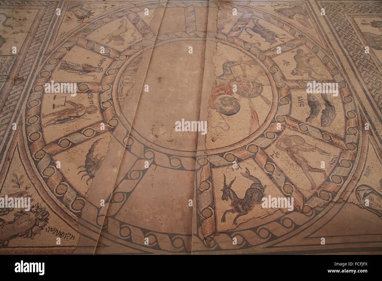 Israël, la Galilée, Hamat Tiberias à la mer de Galilée, le sol en mosaïque de la 3ème-4ème siècles Synagogue, le zodiac Banque D'Images