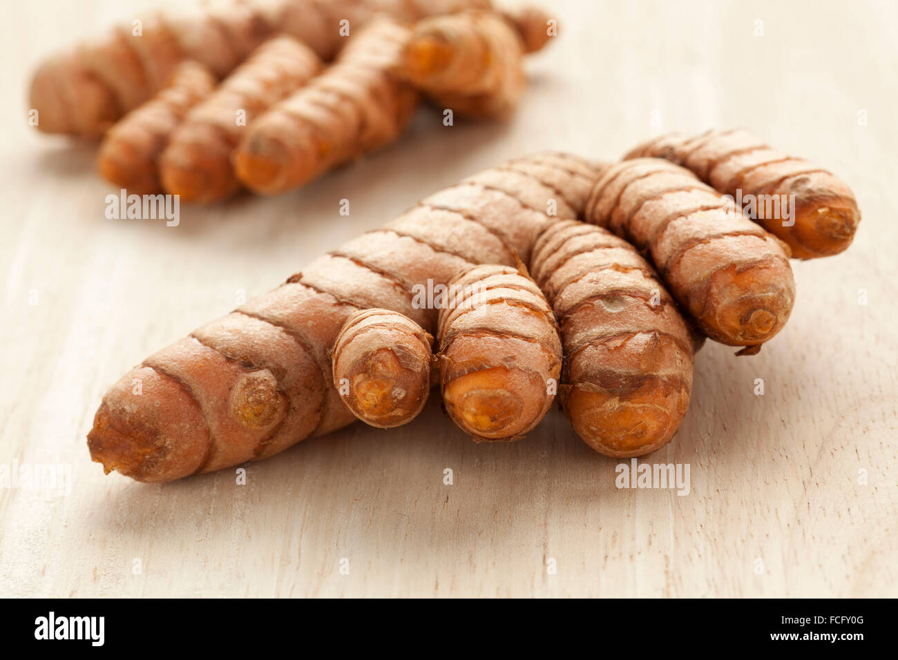 Les rhizomes de Curcuma Bio crus frais Banque D'Images