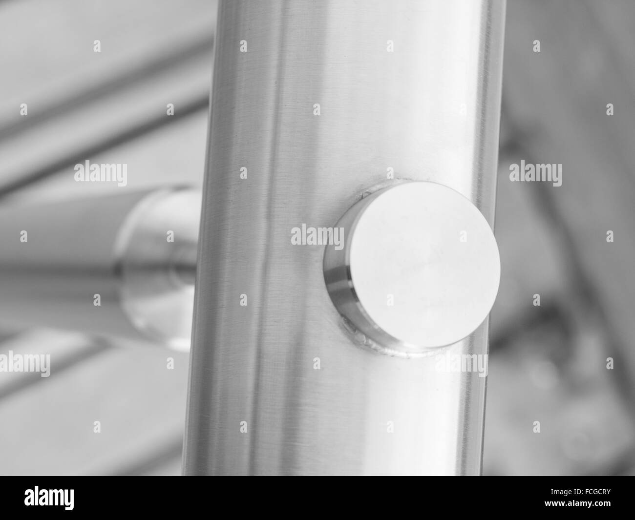 Close up of metal mixte acier inoxydable la main courante. Banque D'Images