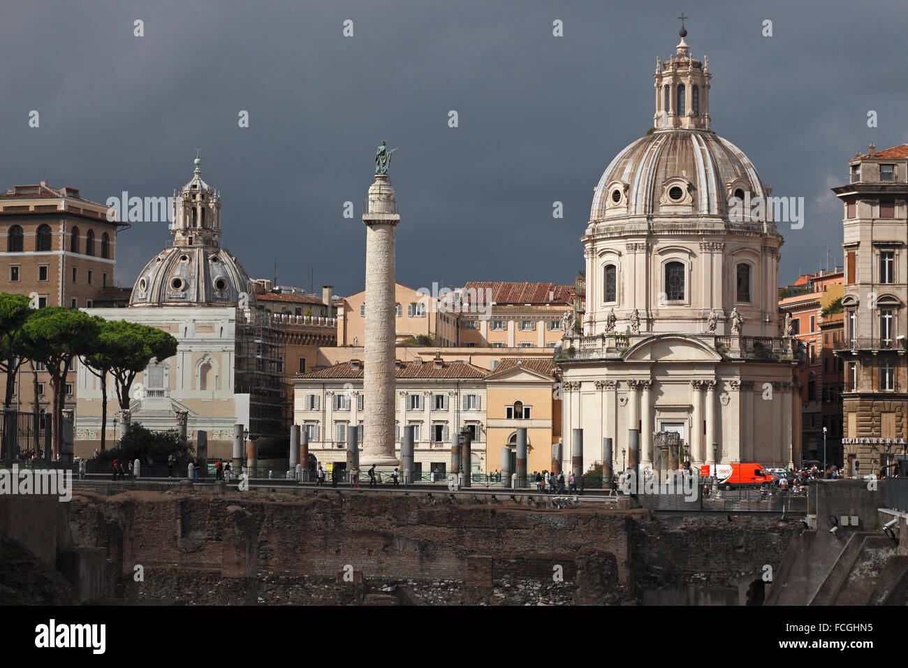 Chiesa del Santissimo Nome di Maria al Foro traiano et Santa Maria di Loreto à Rome, Italie Banque D'Images