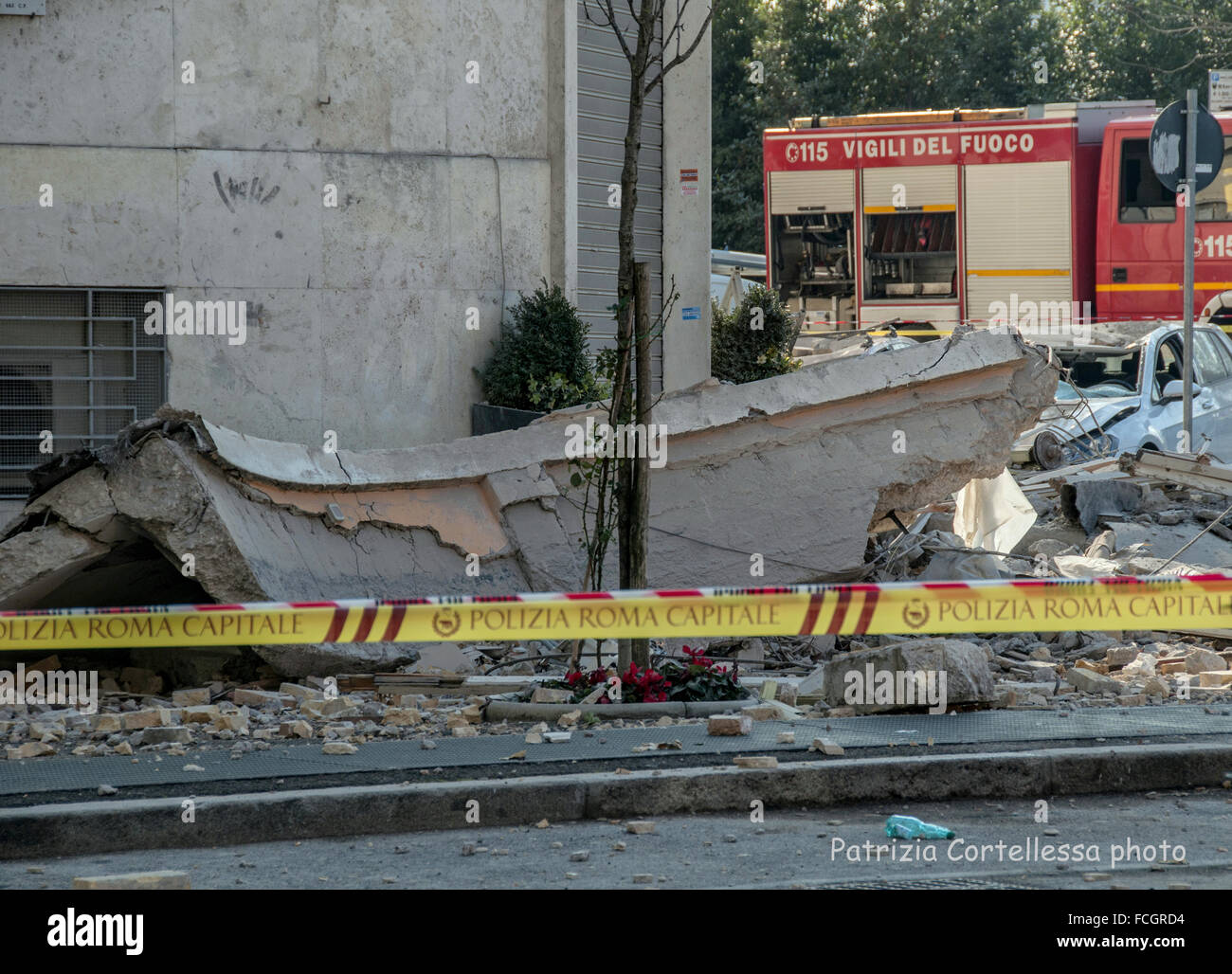 L'effondrement de trois étages d'un bâtiment à Rome ce soir à la Lungotevere Flaminio Banque D'Images