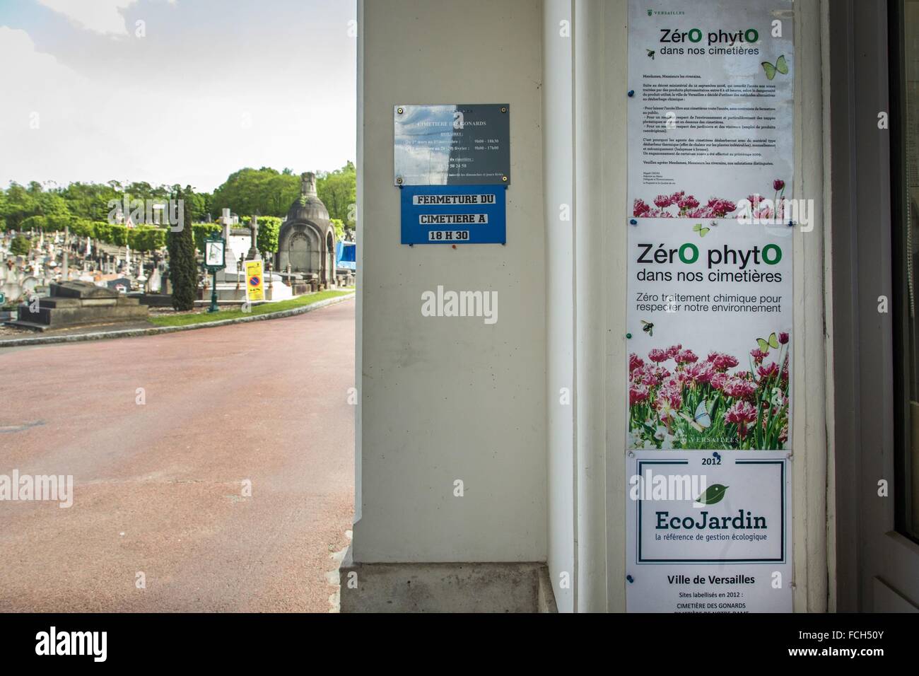 L'ENTRETIEN DU PARC SANS PESTICIDES, (78) VERSAILLES, ILE-DE-FRANCE, FRANCE Banque D'Images