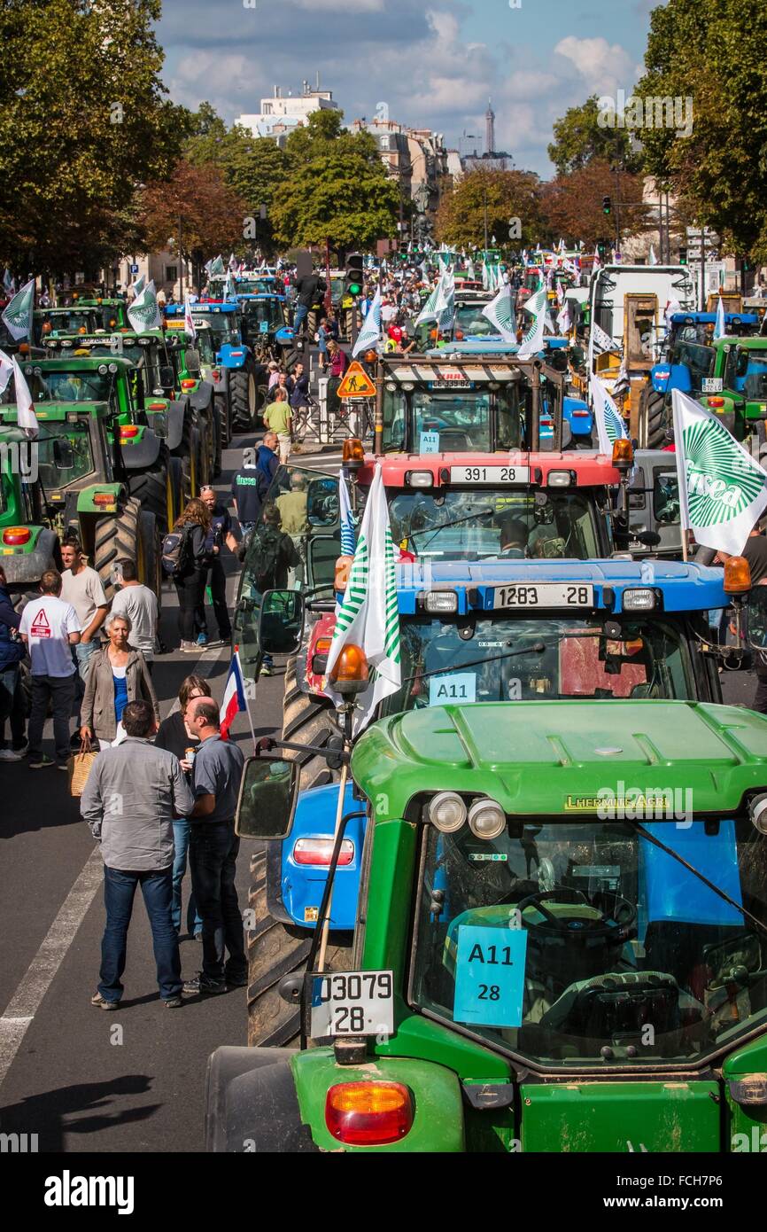 Des manifestations de protestation, PAR DES AGRICULTEURS À PARIS Banque D'Images