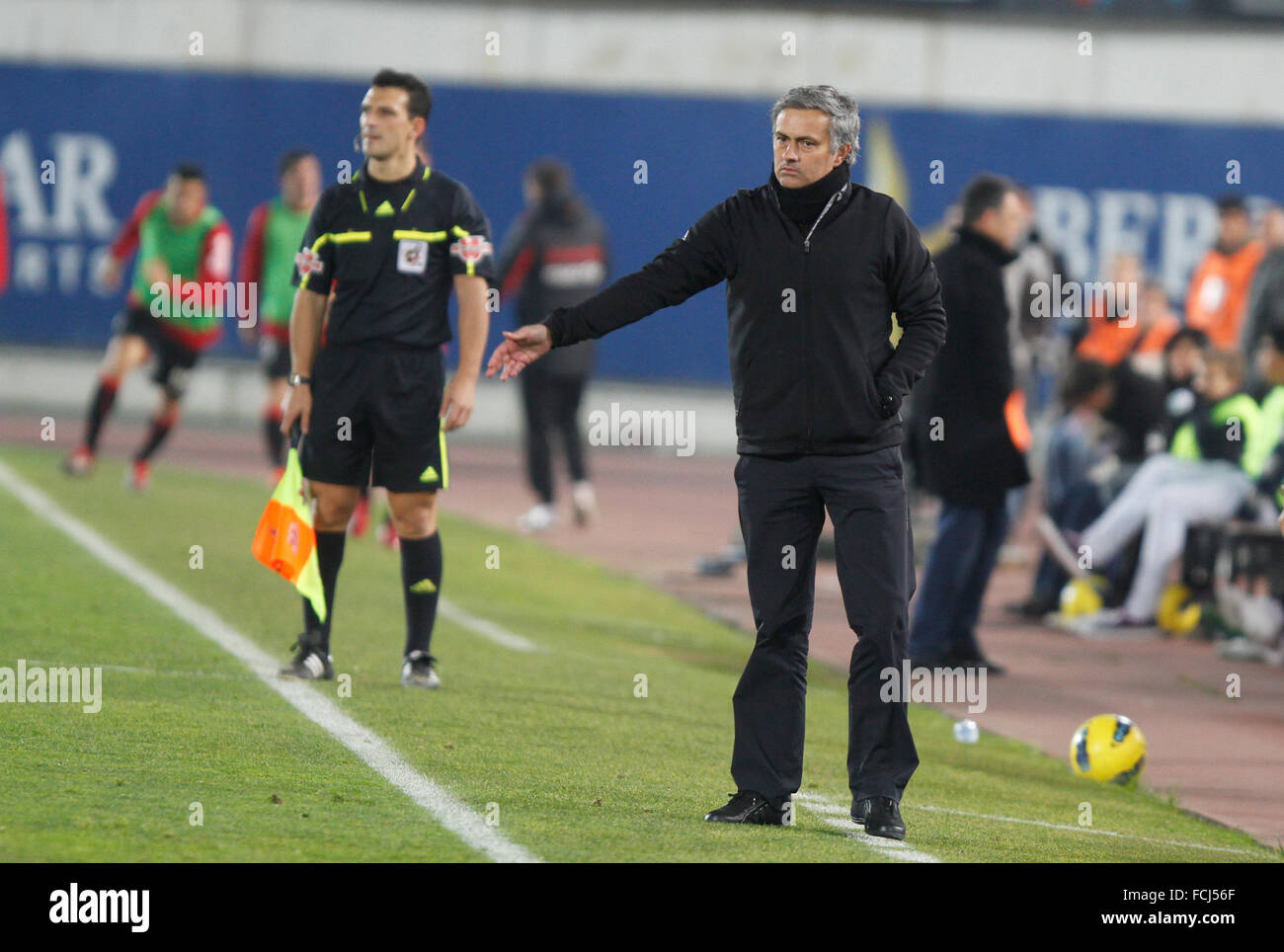 Entraîneur de football portugais Jose mourinho gestes lors d'un match dans l'île de Majorque Banque D'Images