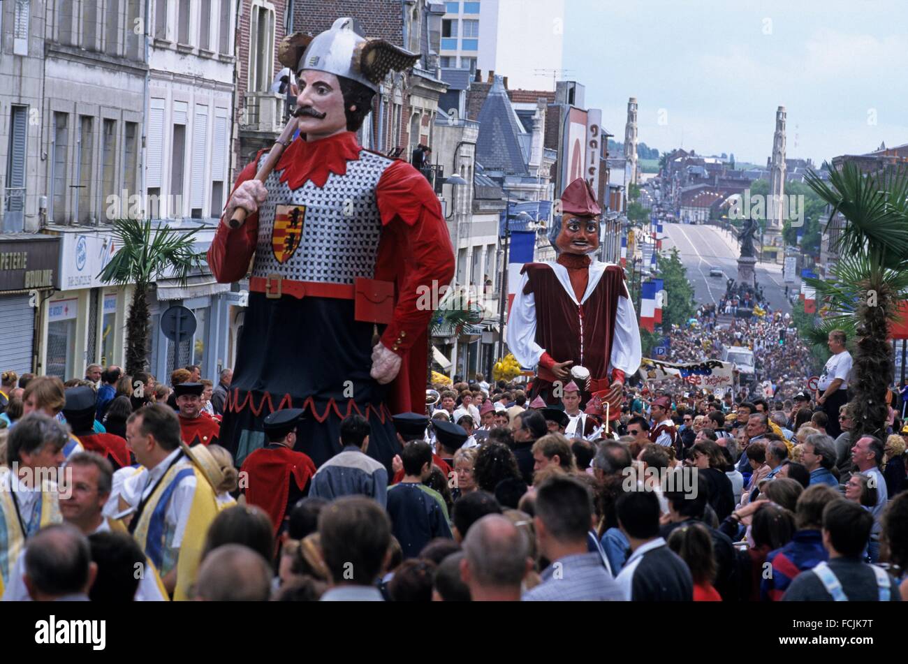 Fete Du Bouffon Saint Quentin 2022 Défilé de géants, ''Fetes du Bouffon'' bouffon Festival à Saint-Quentin,  Aisne, Picardie, France du nord Photo Stock - Alamy