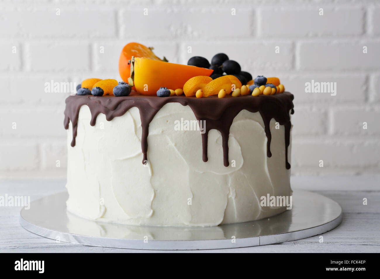 Glacage Au Chocolat Blanc Gateau Avec La Nourriture Close Up Photo Stock Alamy Glacage Au Chocolat Blanc Gateau Avec La Nourriture Close Up Photo Stock Alamy