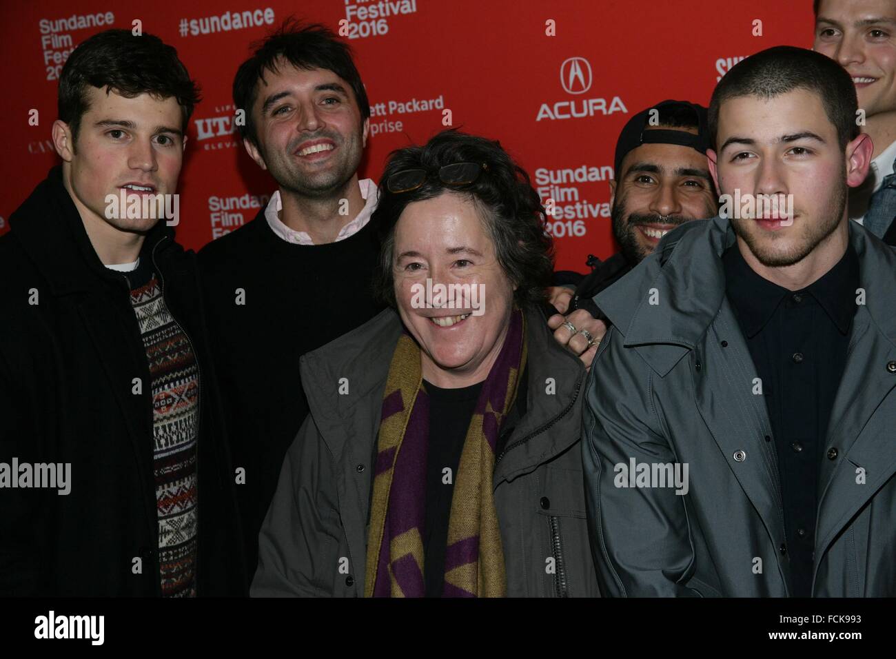 Park City, Utah, USA. 22 janvier, 2016. Jake Picking, Andrew Neel, Christine Vachon (Producteur), Invité, Nick Jonas aux arrivées de chèvre en première mondiale au Festival du Film de Sundance 2016, Bibliothèque Centre Theatre, Park City, UT 22 janvier 2016. Credit : James Atoa/Everett Collection/Alamy Live News Banque D'Images