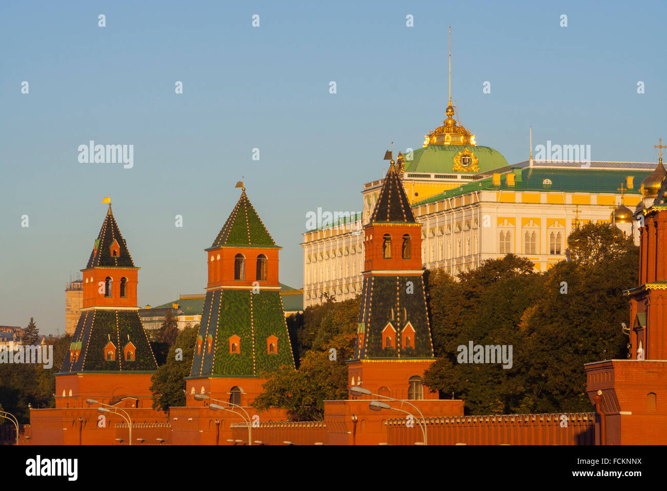 Le Grand Palais du Kremlin, Annonciation et Archange cathédrales, tôt le matin, Moscou, Russie Banque D'Images