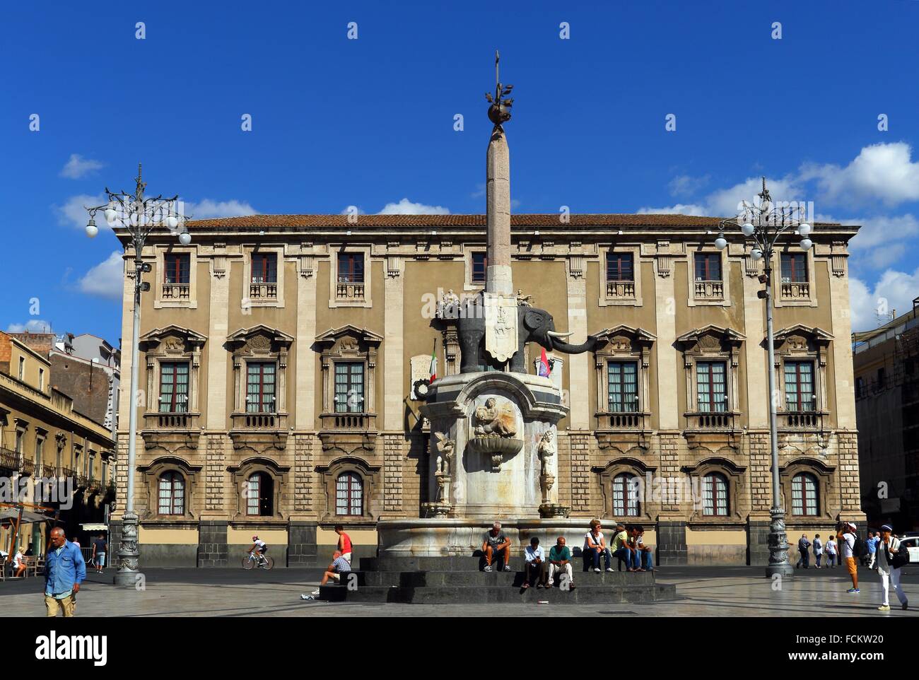 Palazzo degli Elefanti, éléphants Palace, Piazza del Duomo, la place centrale de la vieille ville de Catane, en face célèbre Fontana Banque D'Images