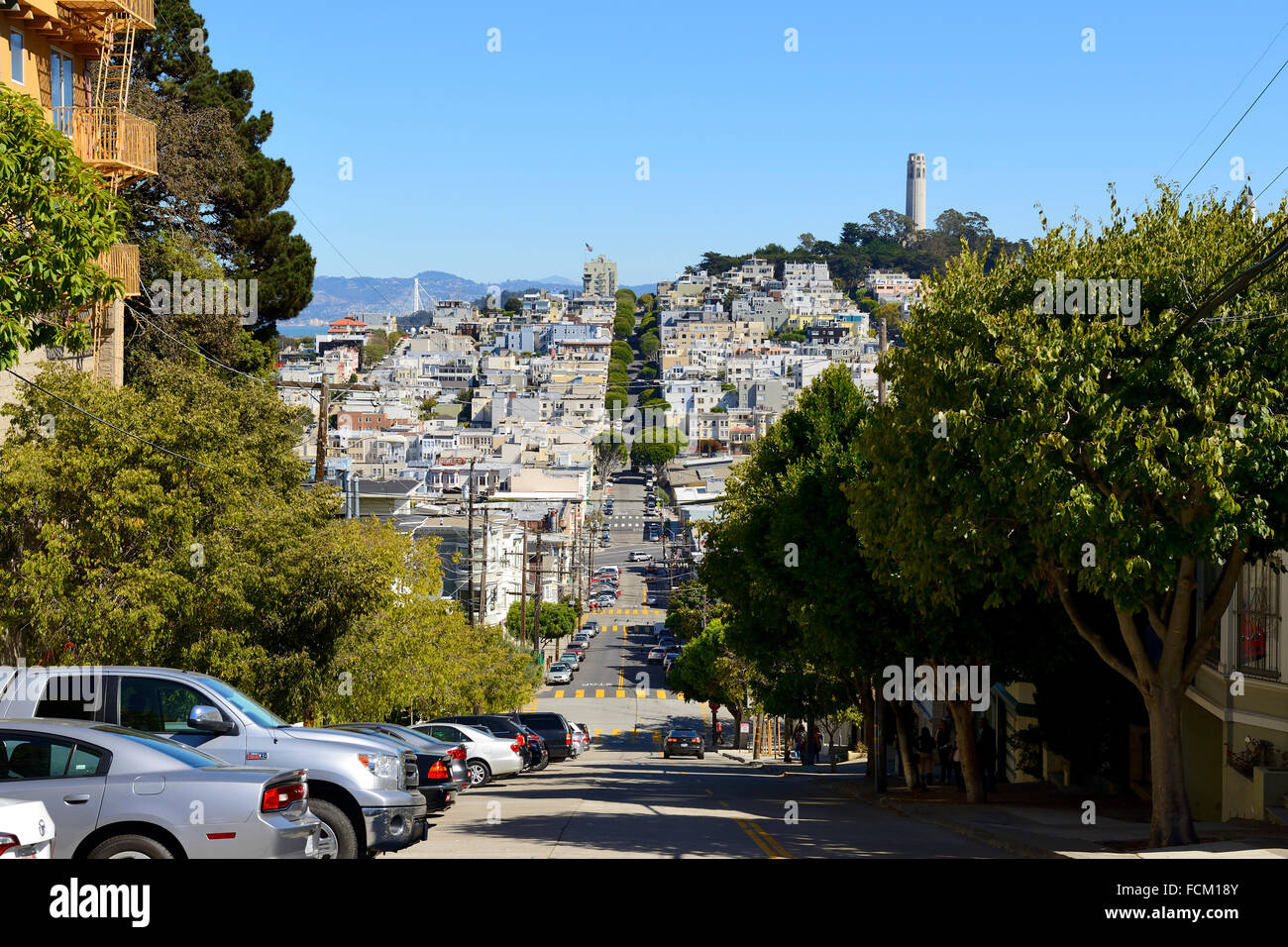 Lombard Street menant à Telegraph Hill, San Francisco, California, USA Banque D'Images