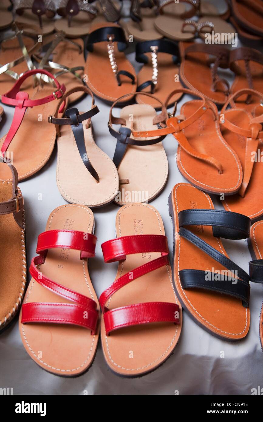 Leather sandals chania crete greece Banque de photographies et d'images à  haute résolution - Alamy
