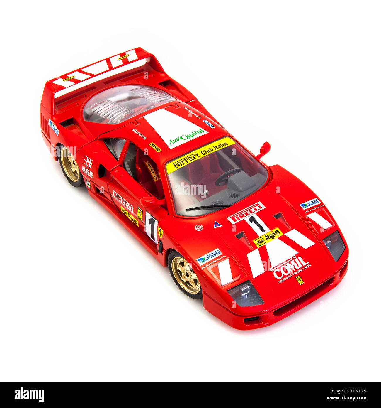 Rouge Ferrari F40 dans de course sur un fond blanc Banque D'Images