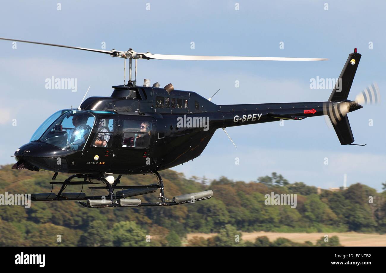 Bell 206b jet ranger Banque de photographies et d'images à haute résolution  - Alamy