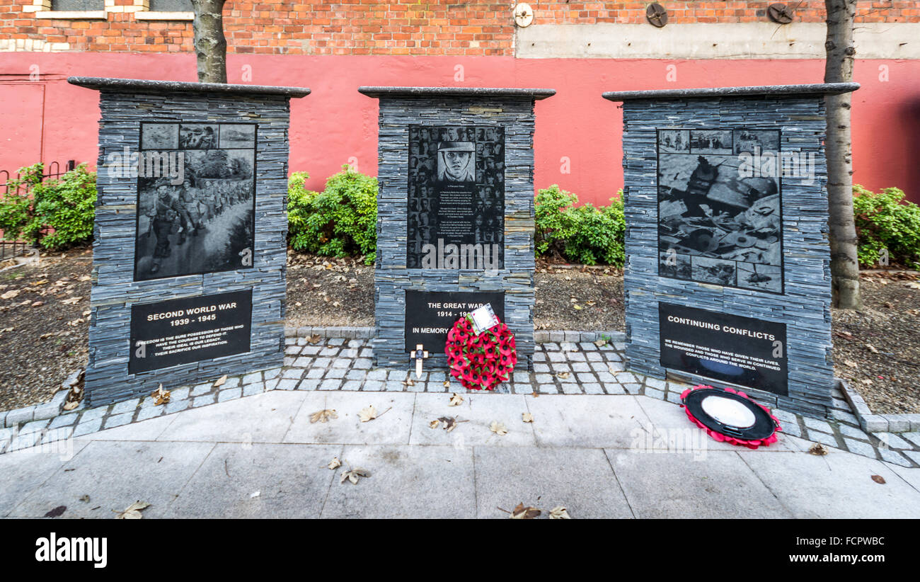 Sandy Row War Memorial en zone loyaliste du sud de Belfast Banque D'Images