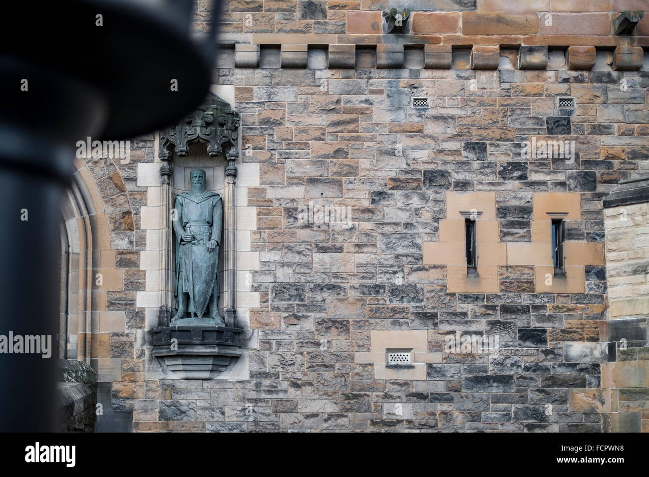 Statue, Knight, sculpture, monument, Castle Rock, nuages, ciel bleu, château, ville d'Édimbourg, Firth of Forth, UK, Hotel, Banque D'Images