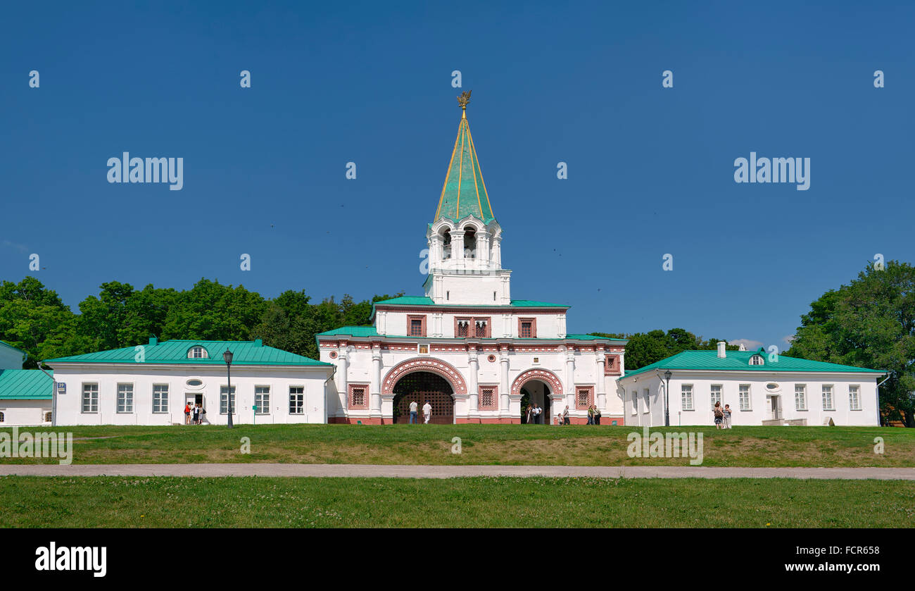 Moscou, Russie, Vue du sud-est de la porte dans la succession musée Kolomenskoye, monument Banque D'Images Moscou, Russie, Vue du sud-est de la porte dans la succession musée Kolomenskoye, monument Banque D'Images