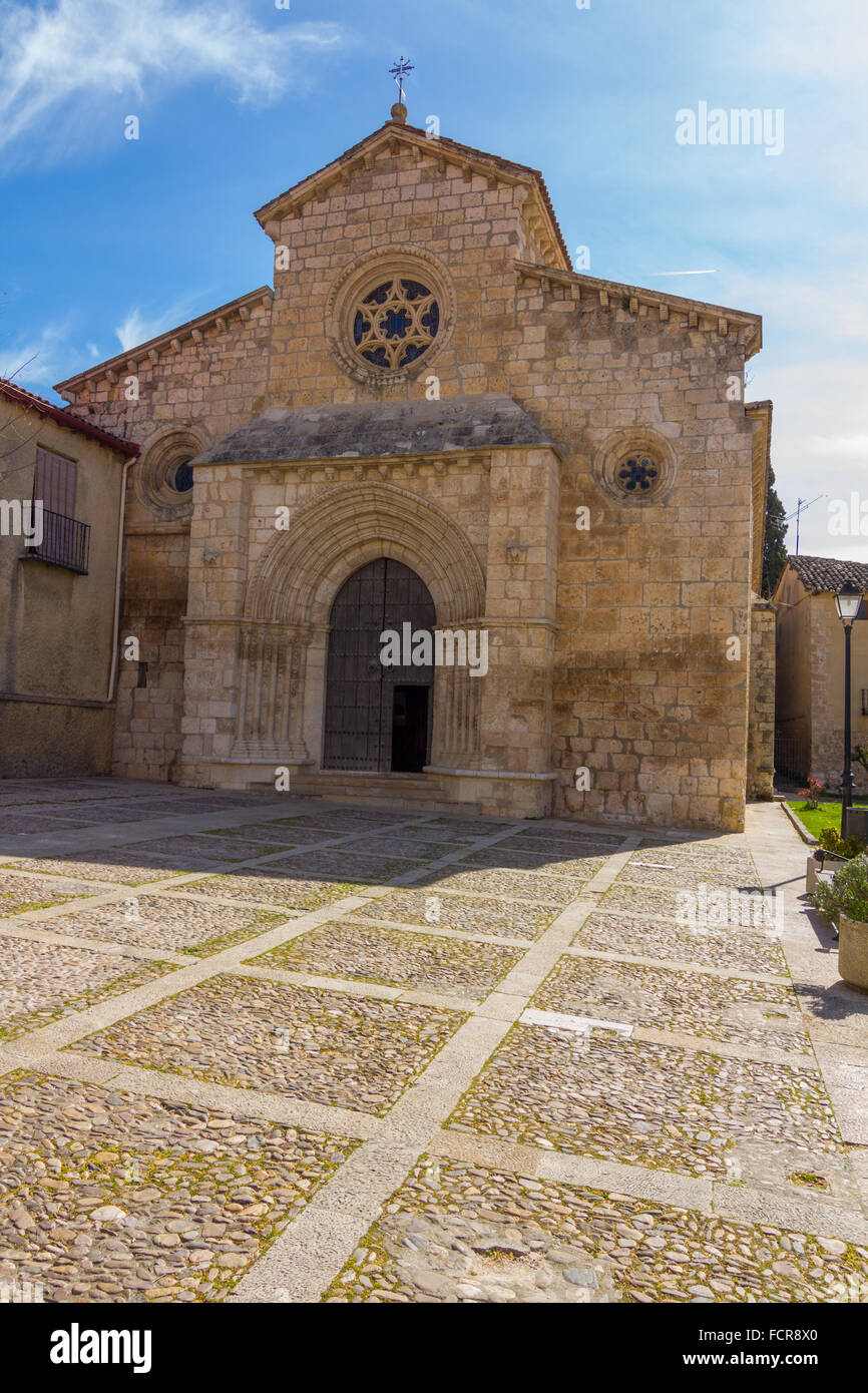 Église dans le joli village de Brihuega, Espagne Banque D'Images