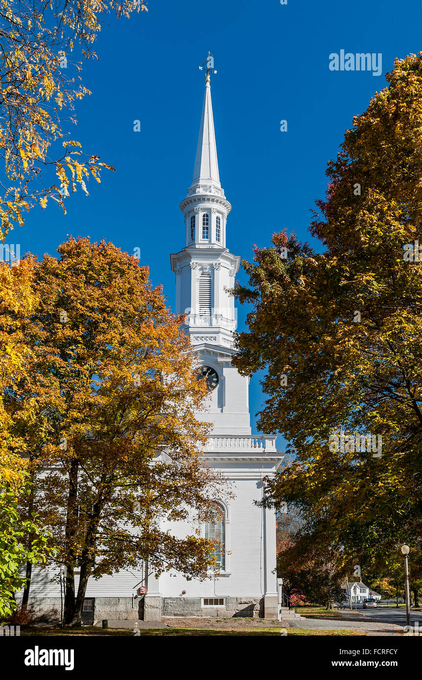 En face de l'Église unitarienne, Lexington Battle Green, Massachusetts, USA Banque D'Images