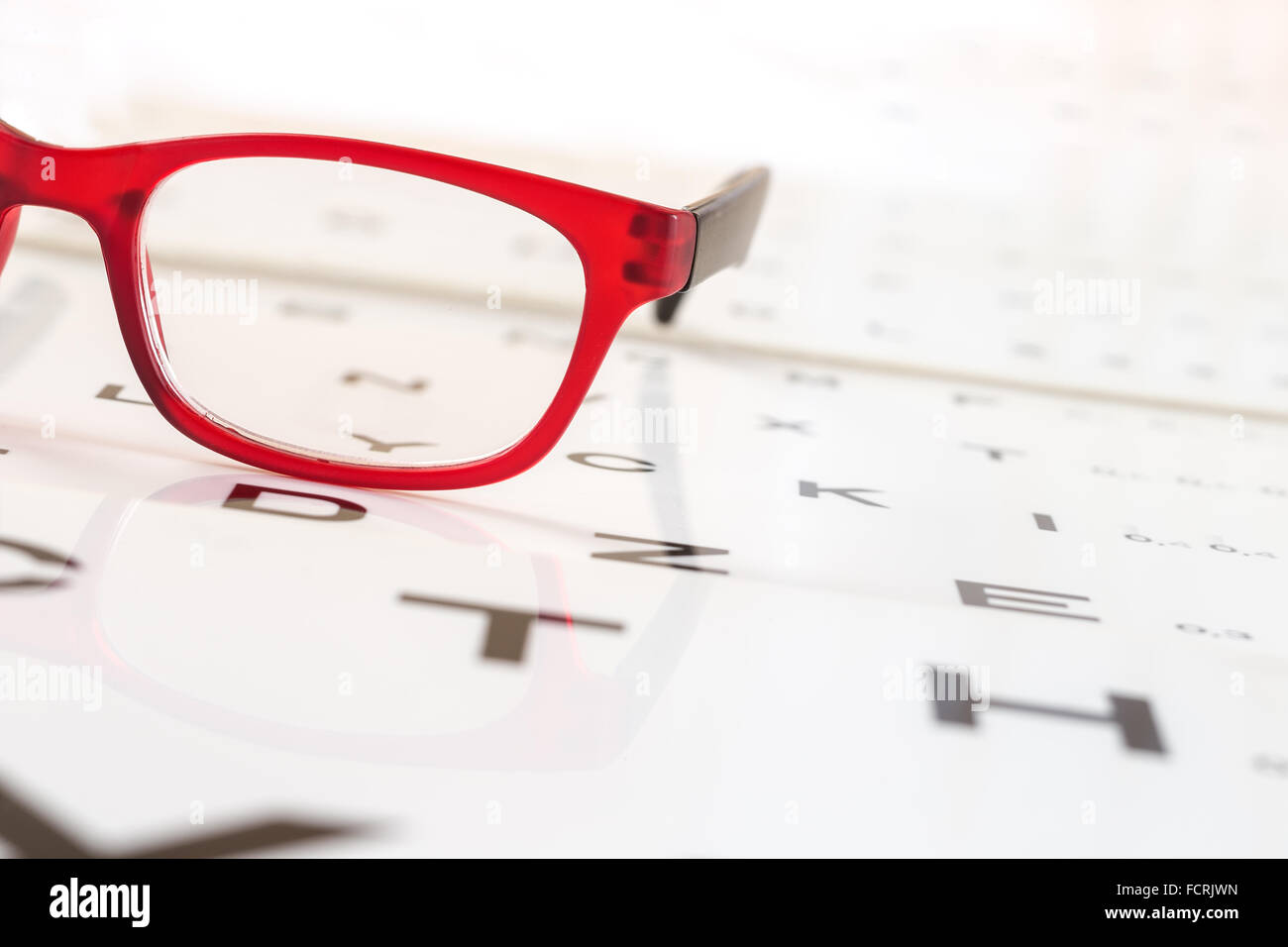 Lunettes modernes sur une vue graphique de test. Banque D'Images