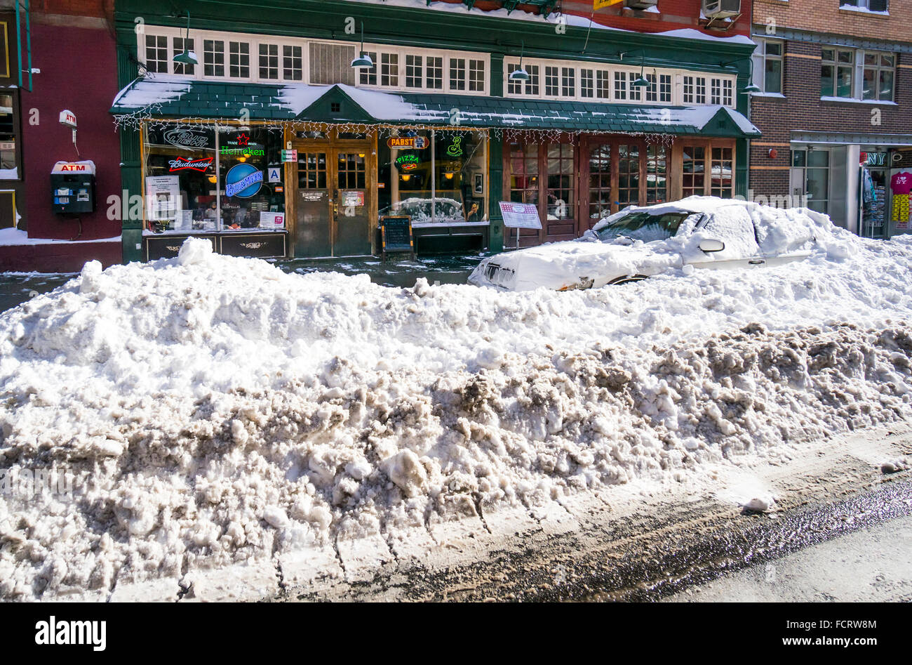 Mulberry Street après Jonas de la tempête de blizzard de janvier 2016, Little Italy, New York City Banque D'Images